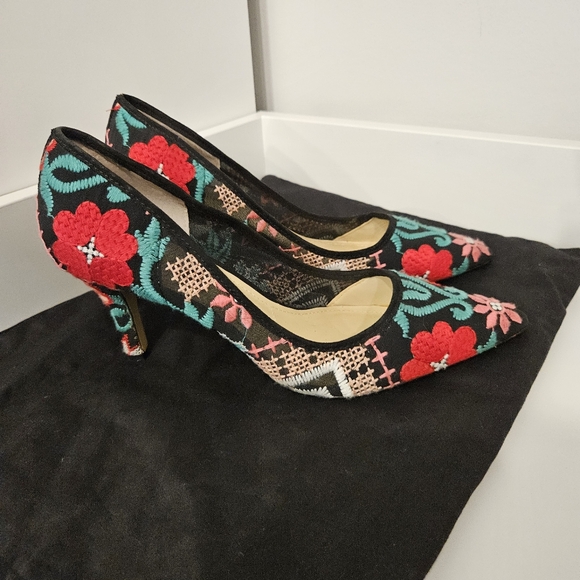 Neiman Marcus Printed Embroidered Accent Pumps Sz 8.5 EUC - Picture 1 of 8